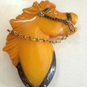 1930-1940s vintage bakelite horsehead pin